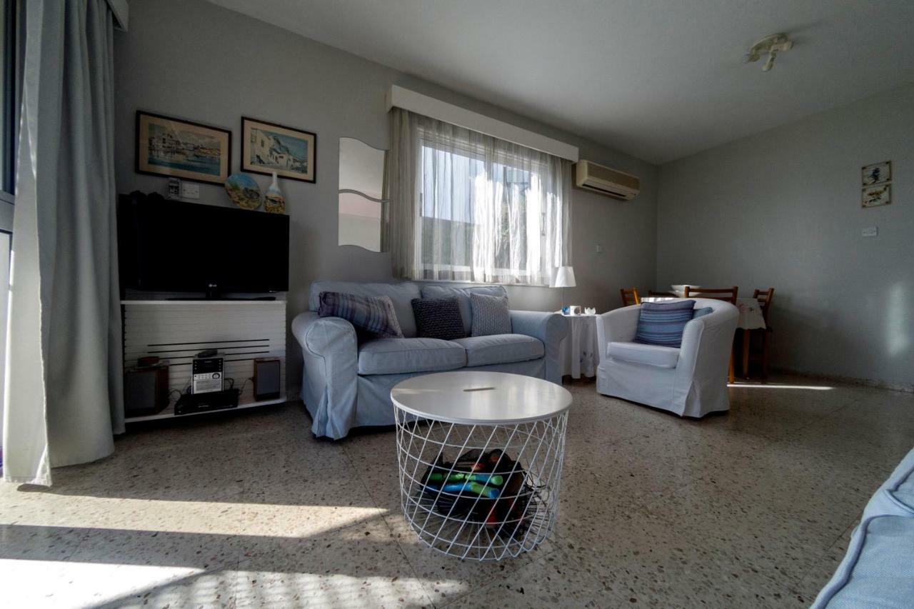 Blue Bay Beach House Larnaca Exterior foto