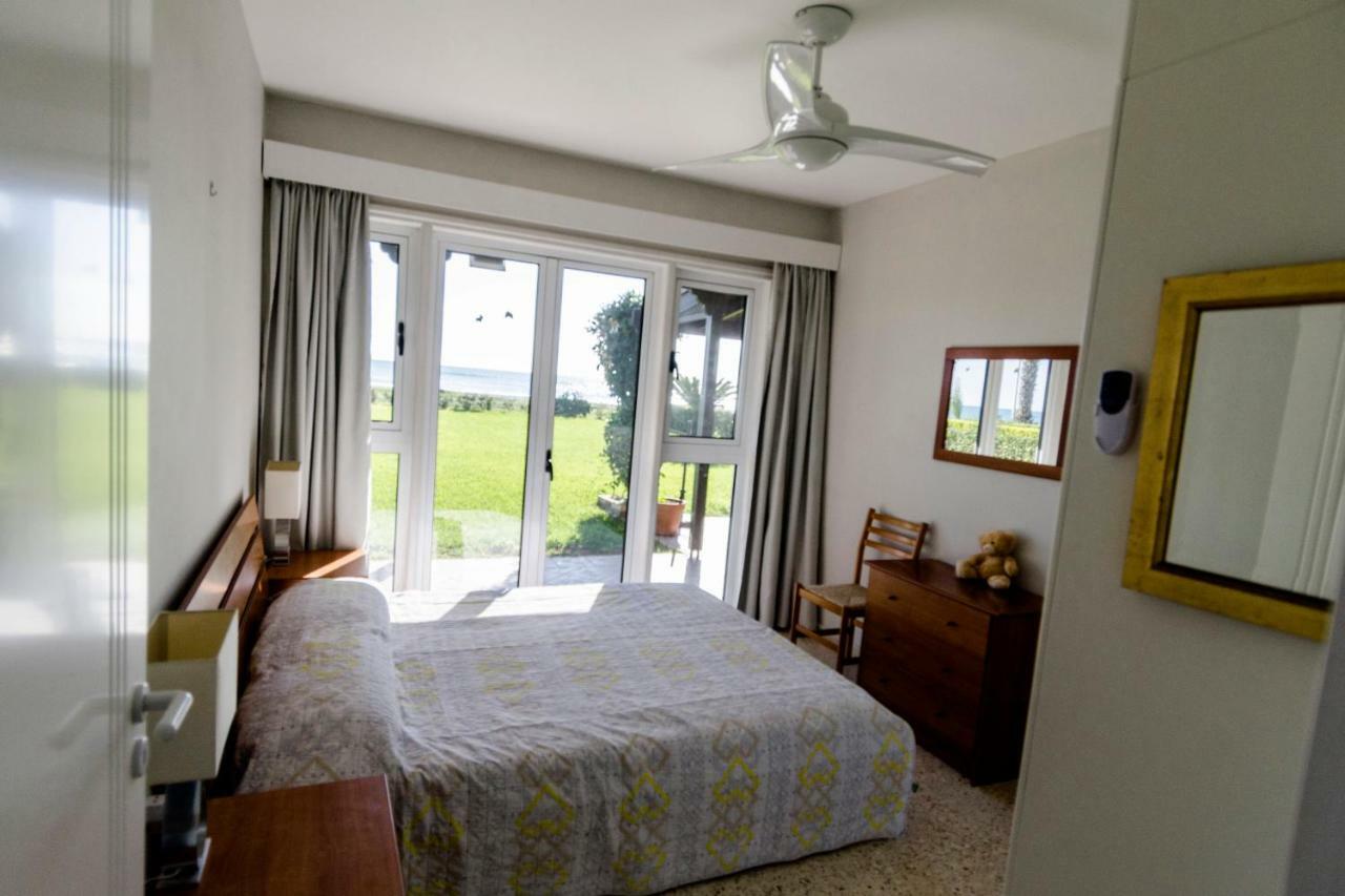Blue Bay Beach House Larnaca Exterior foto