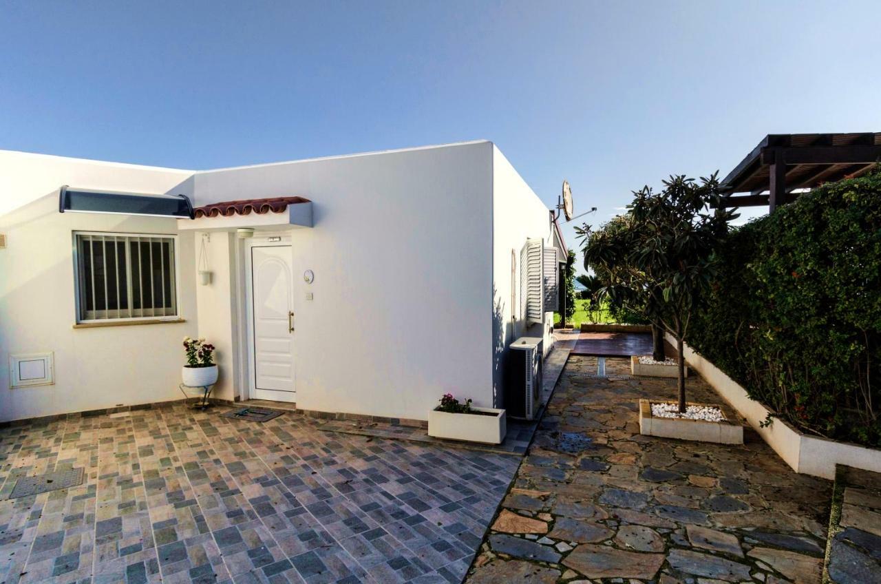 Blue Bay Beach House Larnaca Exterior foto